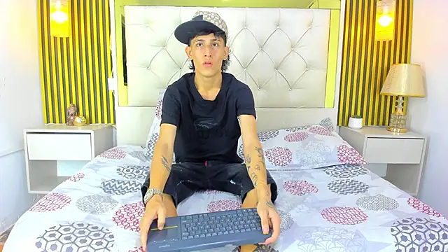 Snapshot of Just18Jake_ chatting on May 5, 2026, 12:07 am Just18Jake online show from May 5, 2026, 12:07 am