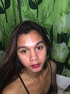 Snapshot of marie_castro chatting on July 5, 2026, 10:11 am marie castro online show from July 5, 2026, 10:11 am