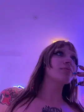 Lucysinclairr online show from June 23, 2026, 10:24 am