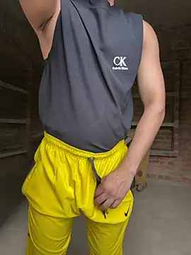 Snapshot of lucky_7inches chatting on July 20, 2026, 2:37 am lucky 7inches online show from July 20, 2026, 2:37 am