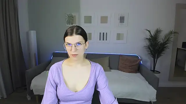Snapshot of AnnaThorne chatting on May 12, 2026, 4:20 am AnnaThorne online show from May 12, 2026, 4:20 am