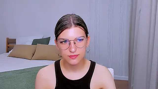 Snapshot of AnnaThorne chatting on May 23, 2026, 3:23 am AnnaThorne online show from May 23, 2026, 3:23 am