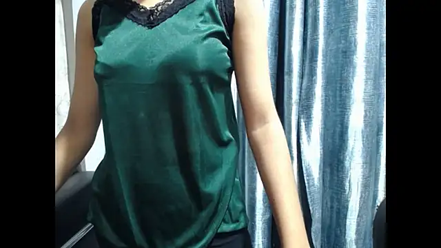 Snapshot of Rasha_ chatting on May 22, 2026, 5:51 pm Rasha online show from May 22, 2026, 5:51 pm