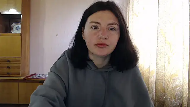 AlinaxJames online show from April 28, 2026, 8:41 am