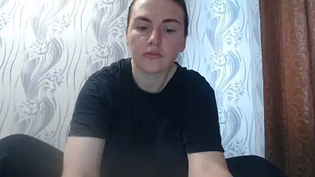 Snapshot of AlinaxJames chatting on June 27, 2026, 7:46 am AlinaxJames online show from June 27, 2026, 7:46 am