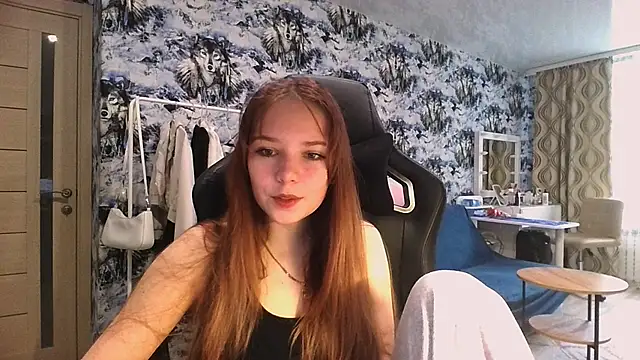 Snapshot of Princess_Mira chatting on June 23, 2026, 10:24 am Princess Mira online show from June 23, 2026, 10:24 am