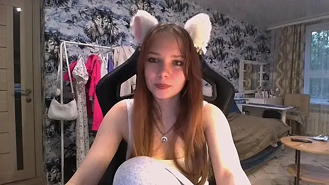 Snapshot of Princess_Mira chatting on July 2, 2026, 5:19 pm Princess Mira online show from July 2, 2026, 5:19 pm