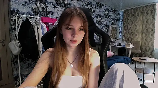 Snapshot of Princess_Mira chatting on July 28, 2026, 8:32 am Princess Mira online show from July 28, 2026, 8:32 am