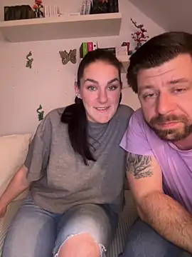Snapshot of Hasi_und_Baerchen chatting on April 17, 2026, 7:17 pm Hasi und Baerchen online show from April 17, 2026, 7:17 pm