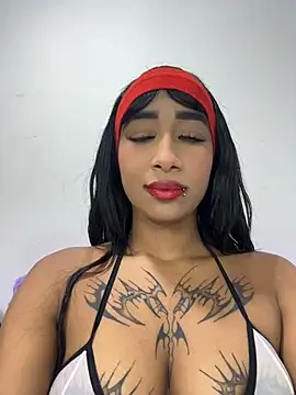 Snapshot of Zaabrina_20 chatting on May 3, 2026, 3:34 am Zaabrina 20 online show from May 3, 2026, 3:34 am