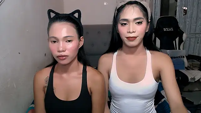 Dinosaur Cock online show from April 18, 2026, 6:34 pm