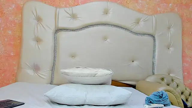 LianCarter  online show from May 21, 2026, 4:30 am