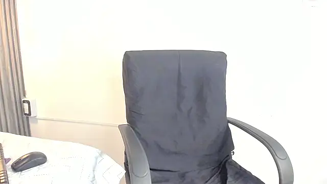 lolabunnysc online show from June 8, 2026, 12:16 pm
