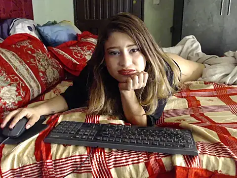 AnnieLorin online show from April 25, 2026, 2:14 am