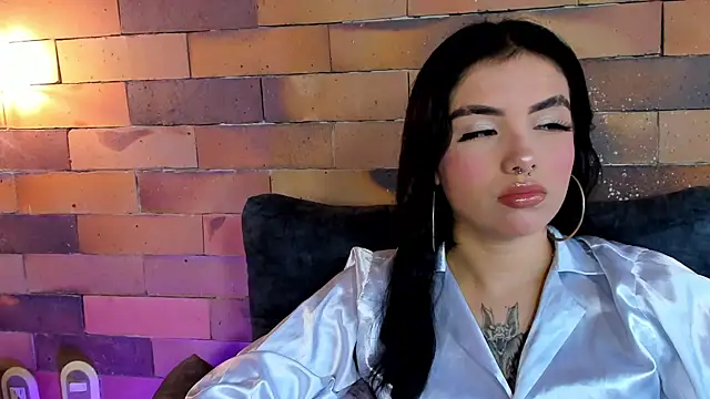 Snapshot of isabella_hv chatting on April 21, 2026, 4:01 pm isabella hv online show from April 21, 2026, 4:01 pm