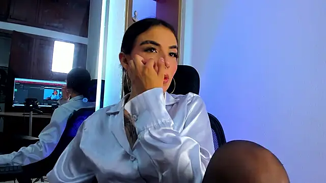 Snapshot of isabella_hv chatting on May 30, 2026, 7:44 pm isabella hv online show from May 30, 2026, 7:44 pm