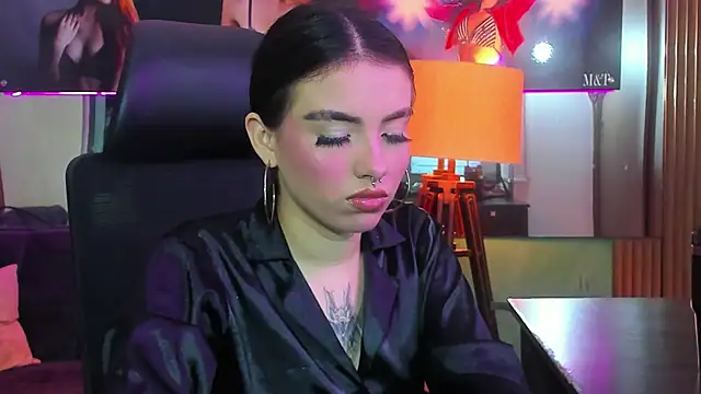 Snapshot of isabella_hv chatting on June 4, 2026, 7:42 pm isabella hv online show from June 4, 2026, 7:42 pm