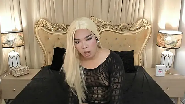 OliviaRoxy online show from May 26, 2026, 8:32 am