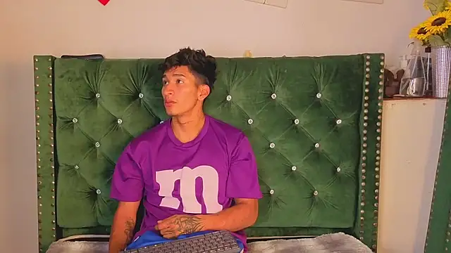 Zayn Moretti online show from June 27, 2026, 4:06 am