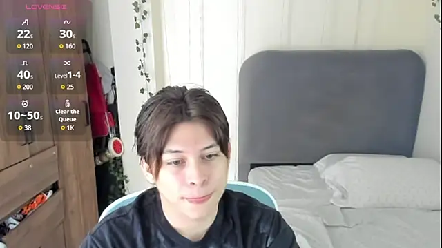 Snapshot of Felixzyn chatting on April 28, 2026, 6:57 pm Felixzyn online show from April 28, 2026, 6:57 pm