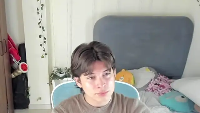 Snapshot of Felixzyn chatting on July 9, 2026, 6:45 pm Felixzyn online show from July 9, 2026, 6:45 pm