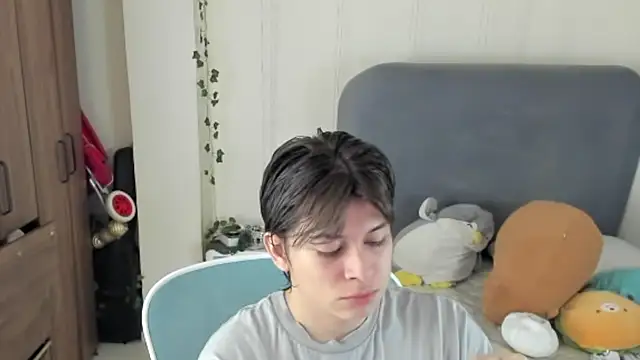 Snapshot of Felixzyn chatting on July 24, 2026, 7:23 pm Felixzyn online show from July 24, 2026, 7:23 pm