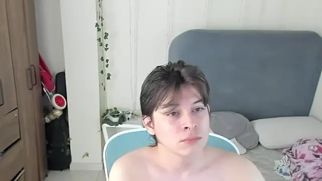 Snapshot of Felixzyn chatting on July 25, 2026, 7:11 pm Felixzyn online show from July 25, 2026, 7:11 pm