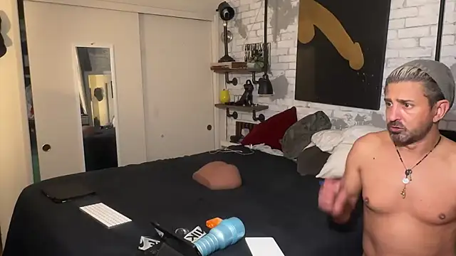 Snapshot of maxbandit chatting on February 27, 2025, 9:22 am maxbandit online show from February 27, 2025, 9:22 am