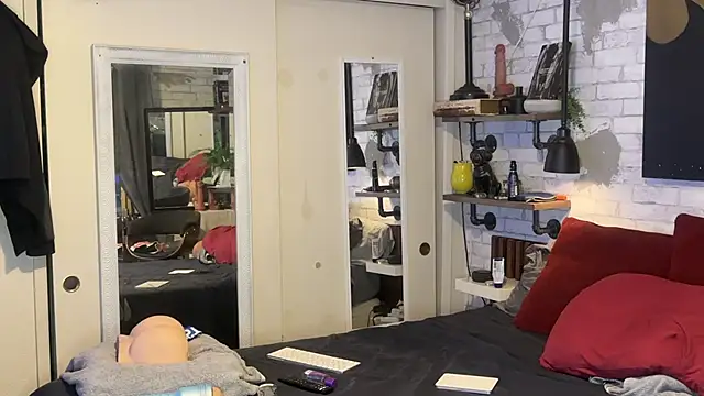 Snapshot of maxbandit chatting on October 28, 2025, 1:47 pm maxbandit online show from October 28, 2025, 1:47 pm