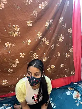 Snapshot of CuteHaseena chatting on April 27, 2026, 8:45 am CuteHaseena online show from April 27, 2026, 8:45 am