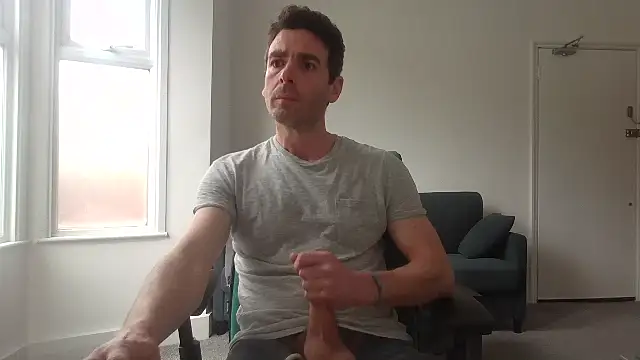 frenchbdmaninlondon online show from May 20, 2026, 2:45 pm
