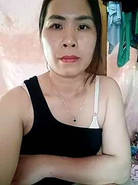 Snapshot of Bunby12 chatting on May 6, 2026, 3:35 am Bunby12 online show from May 6, 2026, 3:35 am