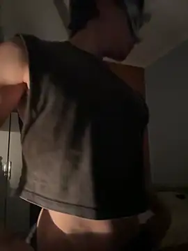 ludovicko- online show from April 19, 2026, 3:17 am