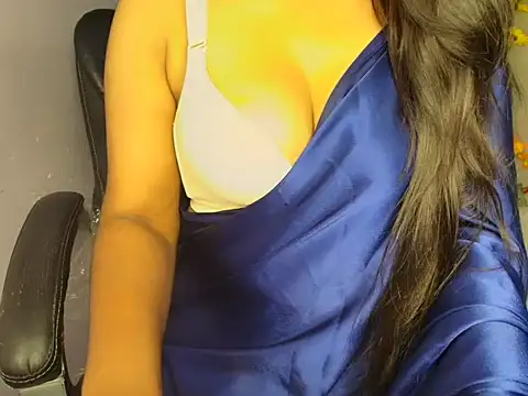 Hotty Girl147 online show from May 9, 2026, 4:50 am