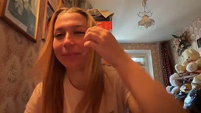 MandyVandy online show from April 21, 2026, 4:41 am