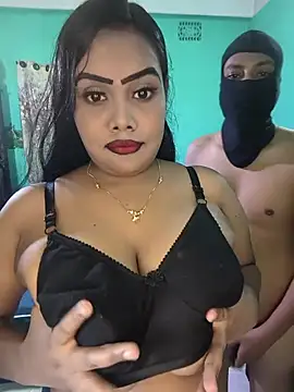 Snapshot of Hot_Cupole chatting on August 6, 2026, 3:25 pm Hot Cupole online show from August 6, 2026, 3:25 pm