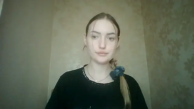 Lisanta online show from July 22, 2026, 8:33 pm