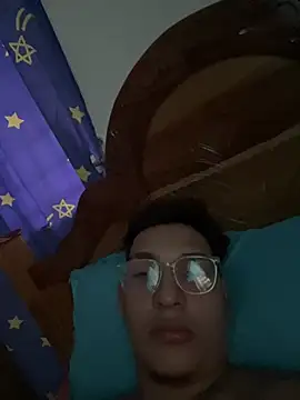 Destiny15 online show from April 19, 2026, 9:39 pm