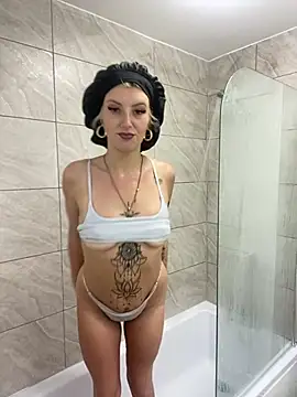 Snapshot of Livistreetxx chatting on June 3, 2026, 2:19 pm Livistreetxx online show from June 3, 2026, 2:19 pm
