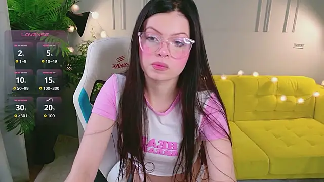 StormiSky online show from July 23, 2026, 1:42 pm