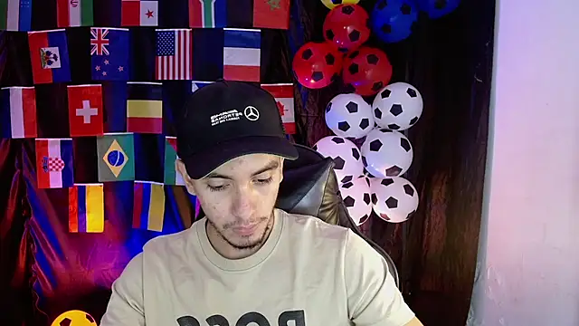 Snapshot of dante_18cm_ chatting on June 22, 2026, 12:35 am dante 18cm online show from June 22, 2026, 12:35 am