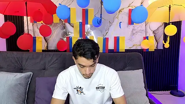 Snapshot of dante_18cm_ chatting on July 6, 2026, 12:29 am dante 18cm online show from July 6, 2026, 12:29 am