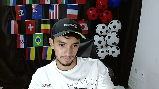 Snapshot of dante_18cm_ chatting on July 16, 2026, 12:27 am dante 18cm online show from July 16, 2026, 12:27 am