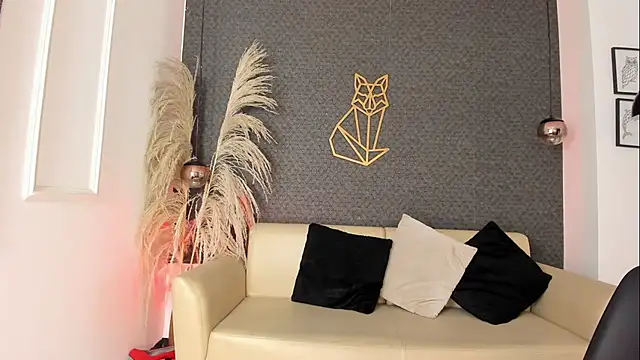 Nina voss online show from June 14, 2026, 2:24 am