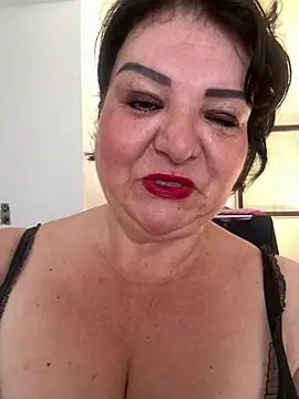 Snapshot of curvymilfmicha chatting on July 24, 2026, 8:45 am curvymilfmicha online show from July 24, 2026, 8:45 am