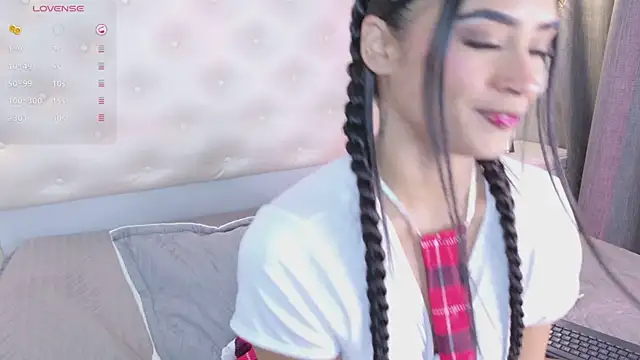 Snapshot of scarleettdoll chatting on May 1, 2026, 8:35 pm scarleettdoll online show from May 1, 2026, 8:35 pm