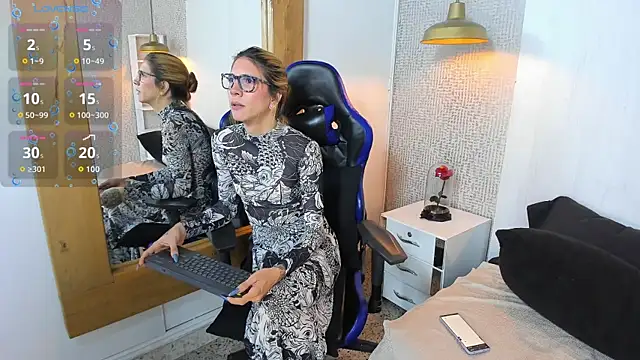 JessieGarvet19 online show from April 21, 2026, 6:20 am