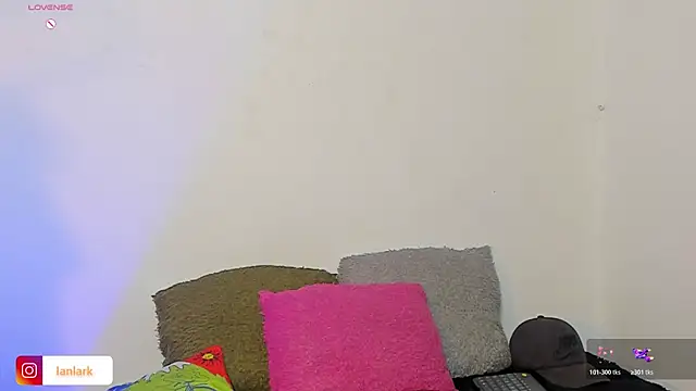  IanLark online show from July 7, 2026, 2:32 pm
