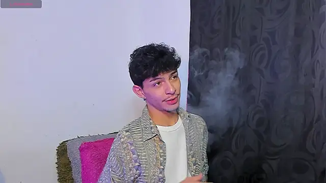  IanLark online show from July 27, 2026, 1:12 am