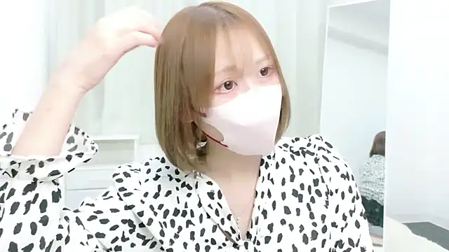 Snapshot of remuchan__ chatting on April 30, 2026, 11:05 am remuchan online show from April 30, 2026, 11:05 am